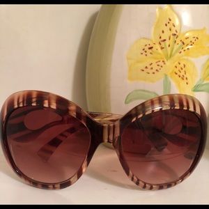Brown stripped sunglasses